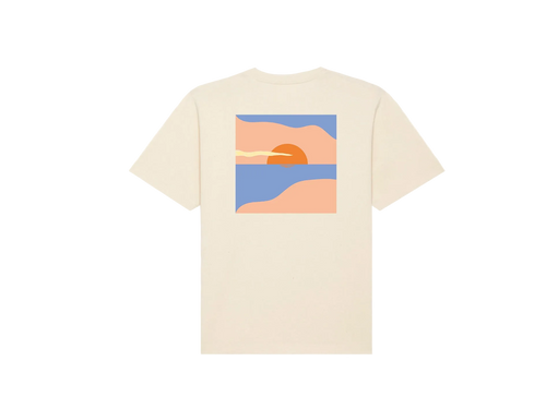 Licht beige t-shirt, unisex, print op achterkant, pastel kleuren, zonsondergang. 